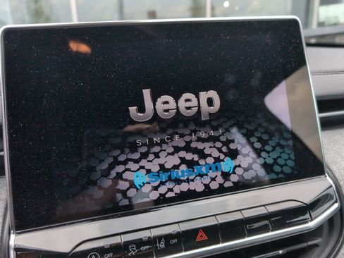 Used 2024 Jeep Compass Sport AWD/4WD image 9