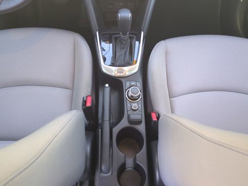 Used 2020 Toyota Yaris LE image 27