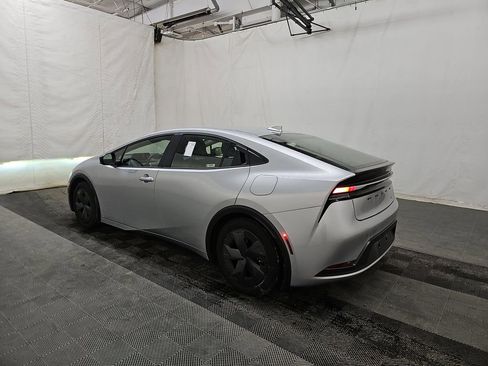 Used 2025 Toyota Prius Plug-In Hybrid image 10