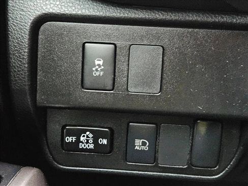 Used 2020 Toyota Tacoma SR5 RWD image 28