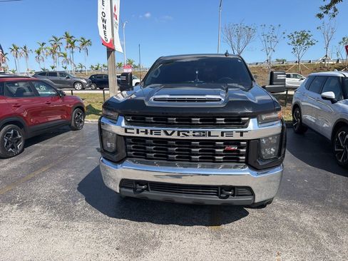 Used 2020 Chevrolet Silverado 2500 LT image 2