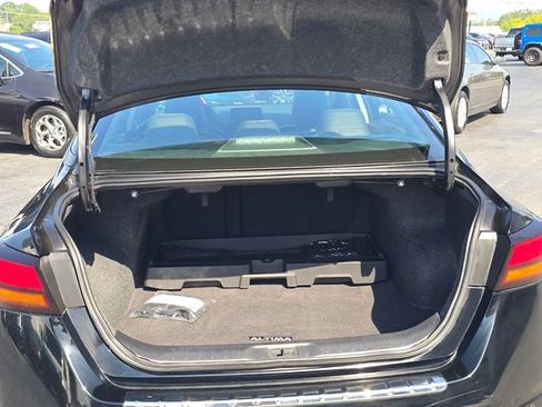 Used 2022 Nissan Altima 2.5 SR FWD image 13