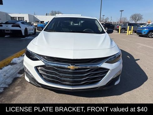 Used 2023 Chevrolet Malibu LT image 2