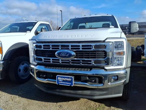 New 2026 Ford F550 4x4 Regular Cab Super Duty image 3