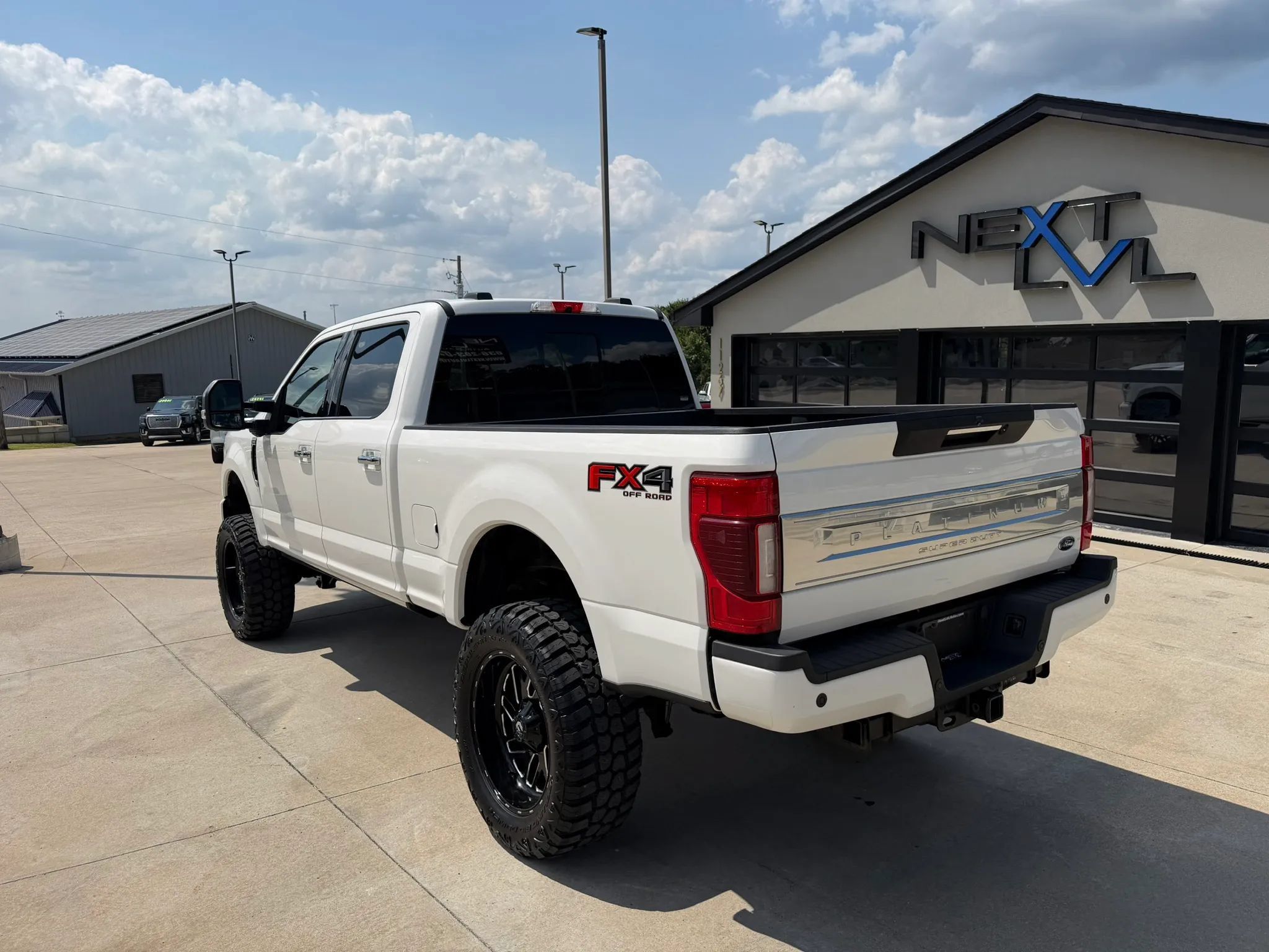 Used 2020 Ford F350 Platinum w/ FX4 Off-Road Package AWD/4WD image 7