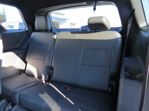 Certified 2023 Chevrolet Traverse Premier FWD image 12