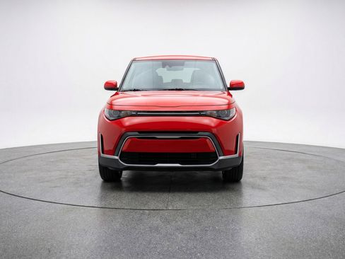 Used 2025 Kia Soul LX w/ LX Technology Package image 2