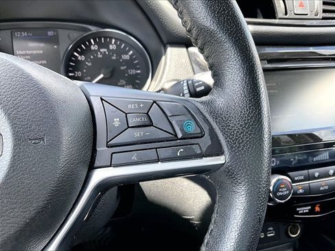 Used 2020 Nissan Rogue SL w/ Premium Package AWD/4WD image 19
