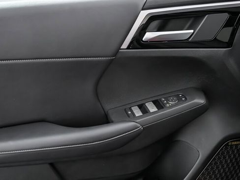New 2025 Mitsubishi Outlander SE AWD/4WD image 10