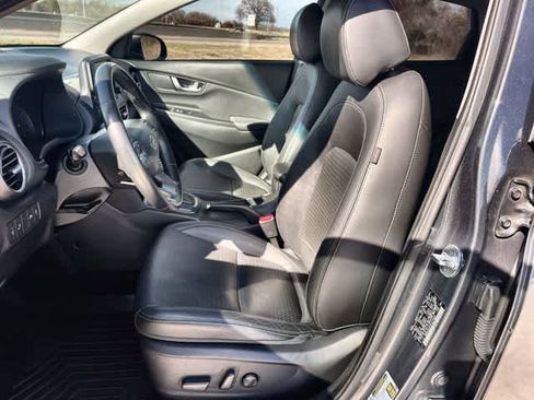 Used 2019 Hyundai Kona Limited w/ Cargo Package image 11