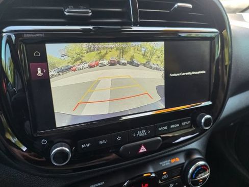 Used 2022 Kia Soul Turbo FWD image 12