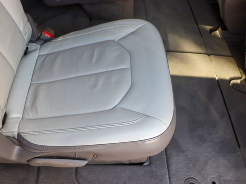 Used 2017 Chrysler Pacifica Touring-L FWD image 21