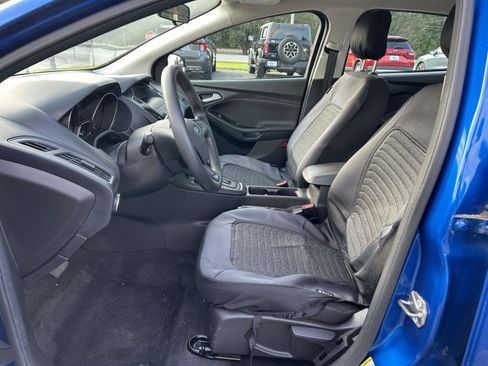 Used 2018 Ford Focus SE FWD image 11