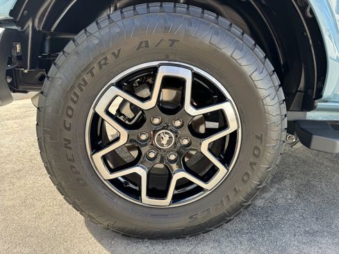 Used 2023 Ford Bronco Outer Banks image 16