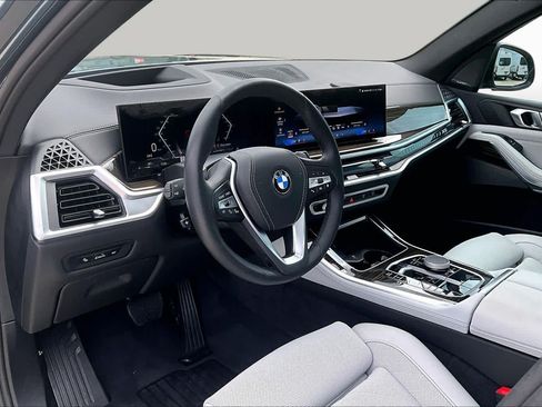 Used 2025 BMW X5 sDrive40i w/ Premium Package RWD image 16