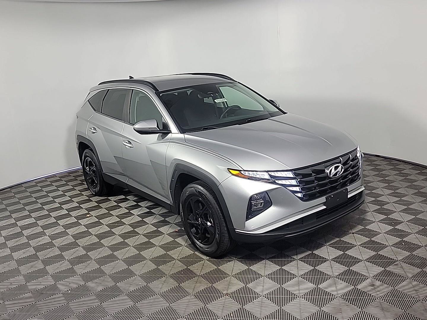 Used 2022 Hyundai Tucson SEL AWD/4WD image 2