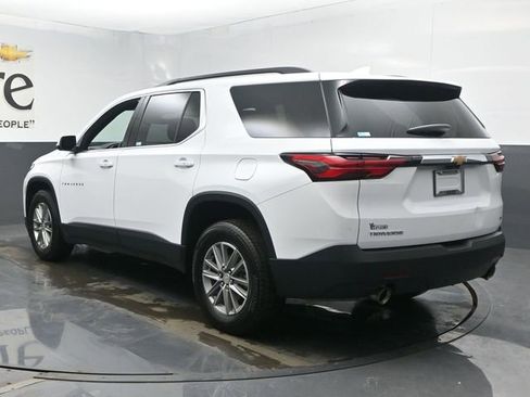Used 2023 Chevrolet Traverse LT w/ Rear Camera Mirror Package image 37