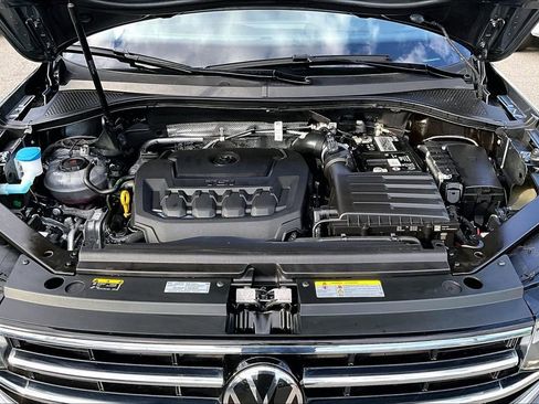 Used 2023 Volkswagen Tiguan SE w/ Panoramic Sunroof Package AWD/4WD image 30