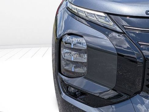 New 2026 Mitsubishi Outlander SEL Black Edition FWD image 10