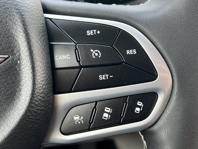 Used 2024 Chrysler Pacifica Touring-L w/ Road Tripper Package FWD image 23