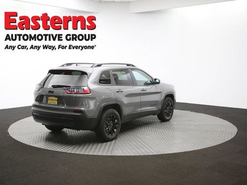 Used 2023 Jeep Cherokee Altitude Lux image 40