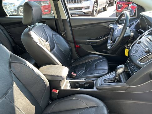 Used 2015 Ford Focus SE w/ Equipment Group 201A FWD image 37