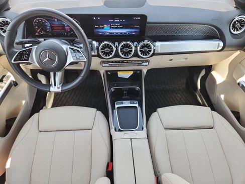 Used 2025 Mercedes-Benz GLB 250 image 19