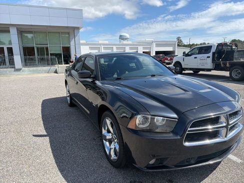 Used 2011 Dodge Charger R/T image 3