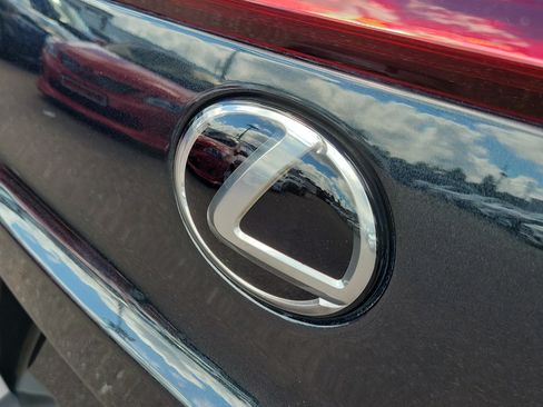 Used 2022 Lexus UX 200 w/ Accessory Package (Z2) FWD image 6