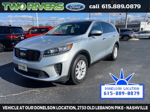 Used 2019 Kia Sorento LX image 4