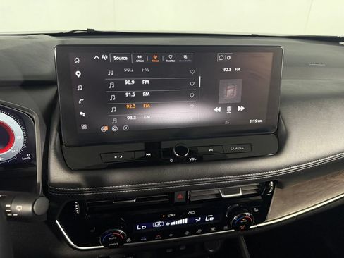 Used 2025 Nissan Rogue Platinum w/ Tech Package AWD/4WD image 21