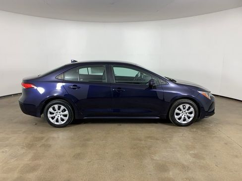 Used 2022 Toyota Corolla LE image 7