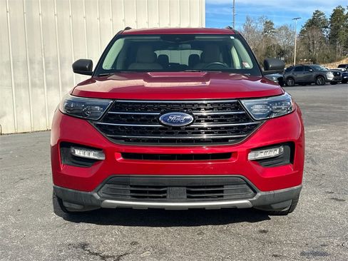 Used 2020 Ford Explorer XLT w/ Equipment Group 202A image 3