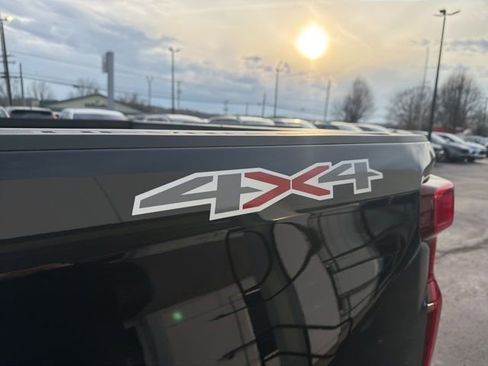 Used 2025 Chevrolet Silverado 1500 LT AWD/4WD image 13