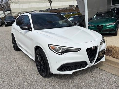 Used 2021 Alfa Romeo Stelvio Ti Sport image 1