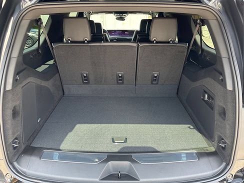 New 2026 Cadillac Escalade ESV Luxury AWD/4WD image 11