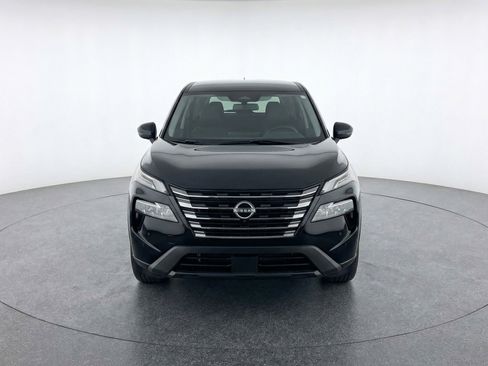 Used 2025 Nissan Rogue SV image 2