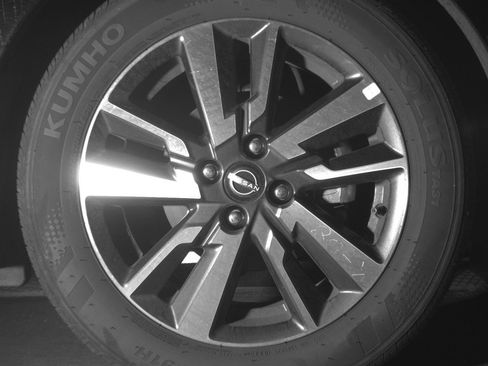 Used 2025 Nissan Versa SV FWD image 13