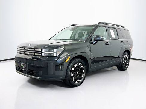 Used 2025 Hyundai Santa Fe SEL image 3