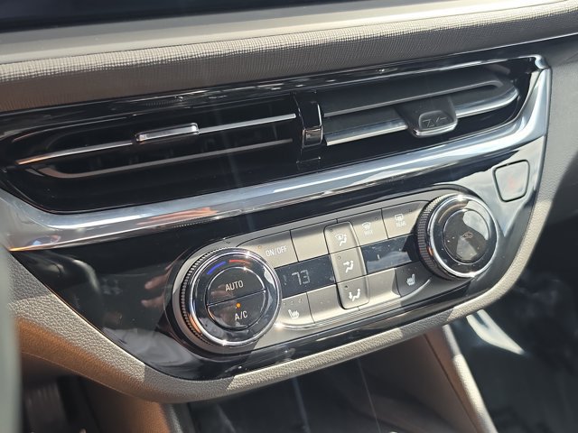 Used 2025 Buick Envista Sport Touring w/ Convenience I Package FWD image 21
