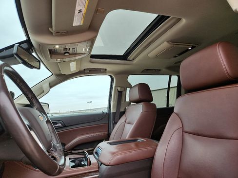 Used 2020 Chevrolet Suburban Premier AWD/4WD image 12