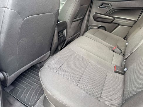 Used 2024 Chevrolet Colorado LT image 14