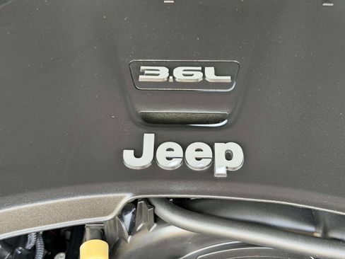 Used 2019 Jeep Wrangler Unlimited Rubicon image 35