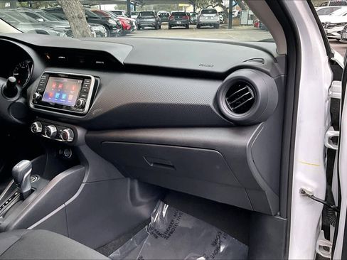 Used 2024 Nissan Kicks S image 18