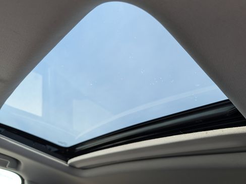 Used 2022 Honda CR-V Touring image 25