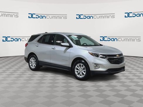 Used 2019 Chevrolet Equinox LT FWD image 2