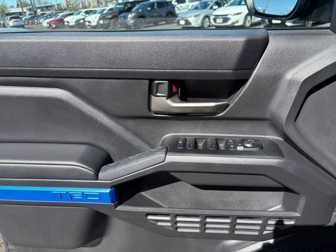 Used 2025 Toyota Tacoma TRD Off-Road image 18