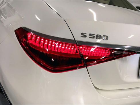 Certified 2022 Mercedes-Benz S 580 4MATIC Sedan image 28