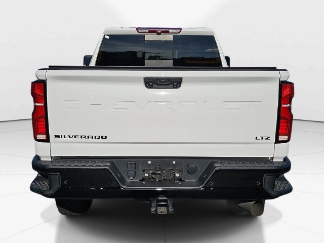Used 2025 Chevrolet Silverado 2500 LTZ w/ LTZ Plus Package AWD/4WD image 4