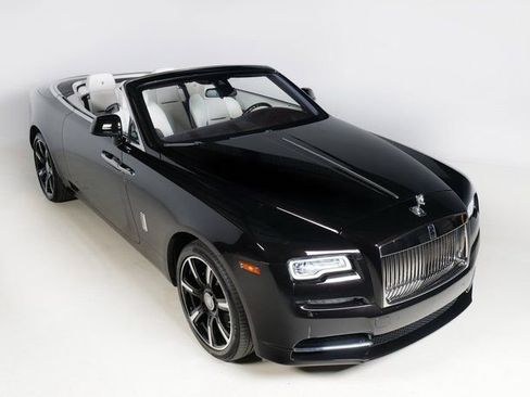 Used 2018 Rolls-Royce Dawn image 34